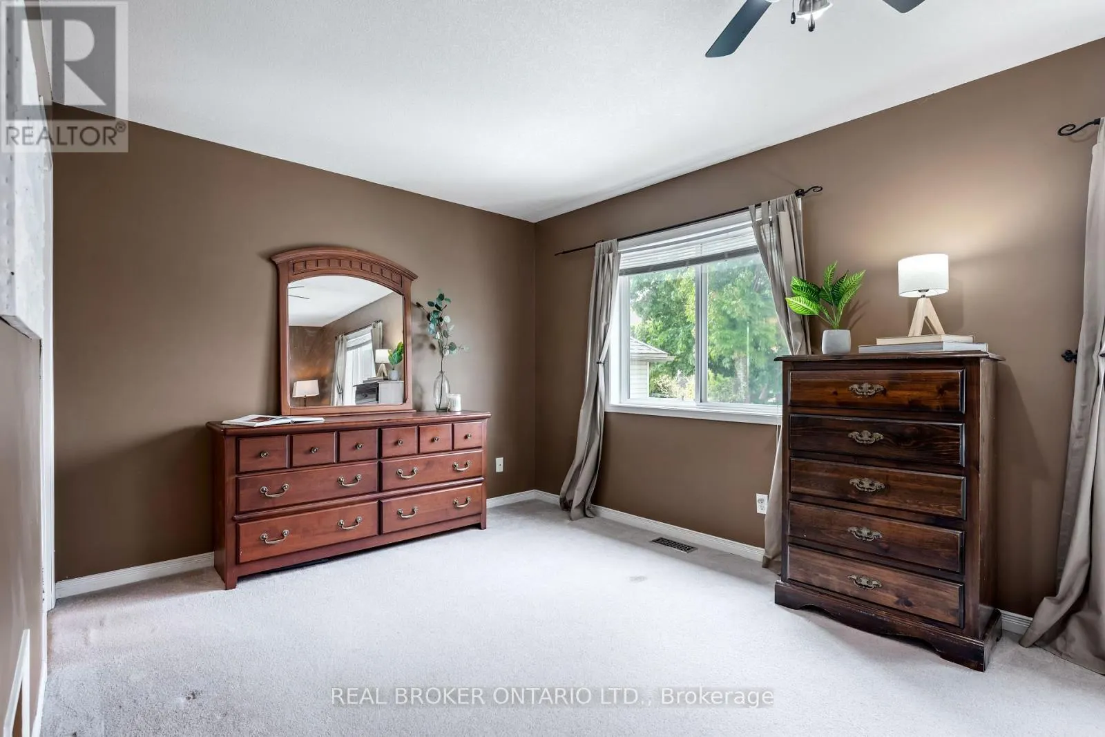 107 GLENGARRY ROAD