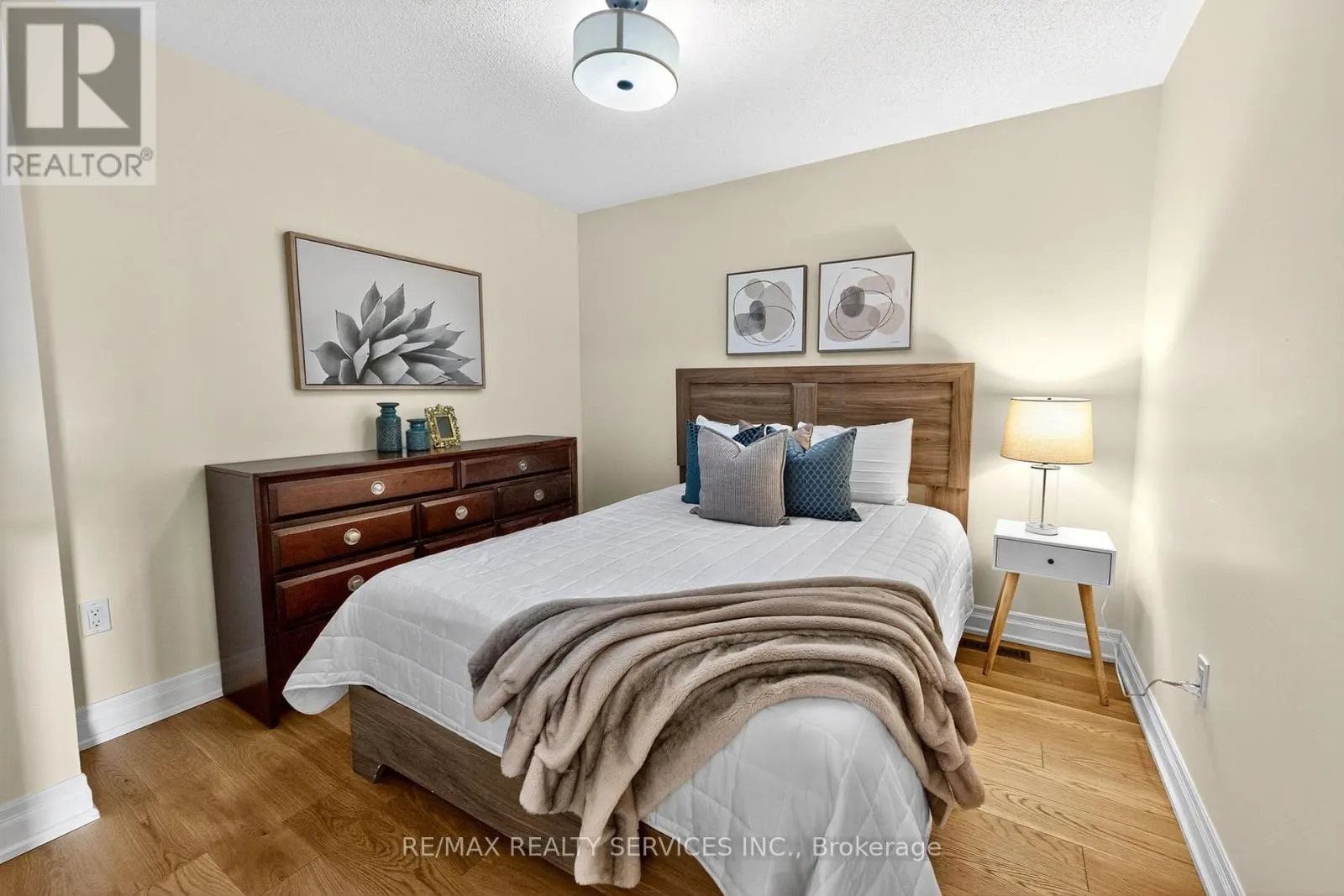 7 ALNWICK AVENUE