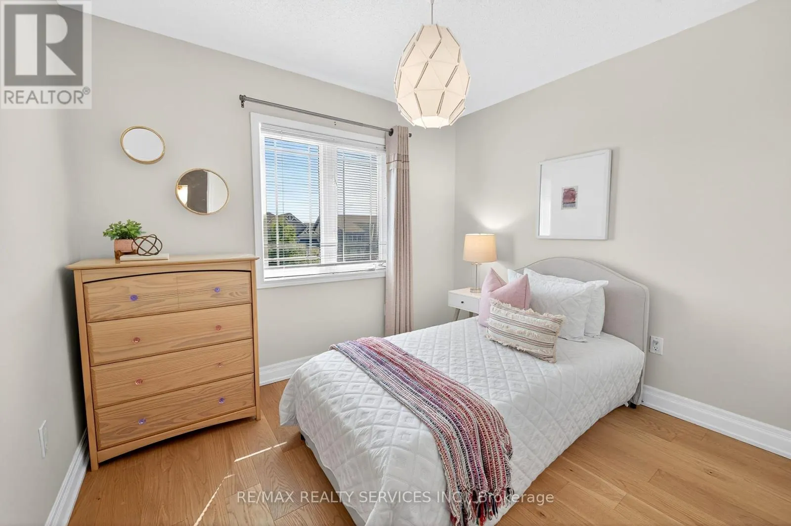 7 ALNWICK AVENUE
