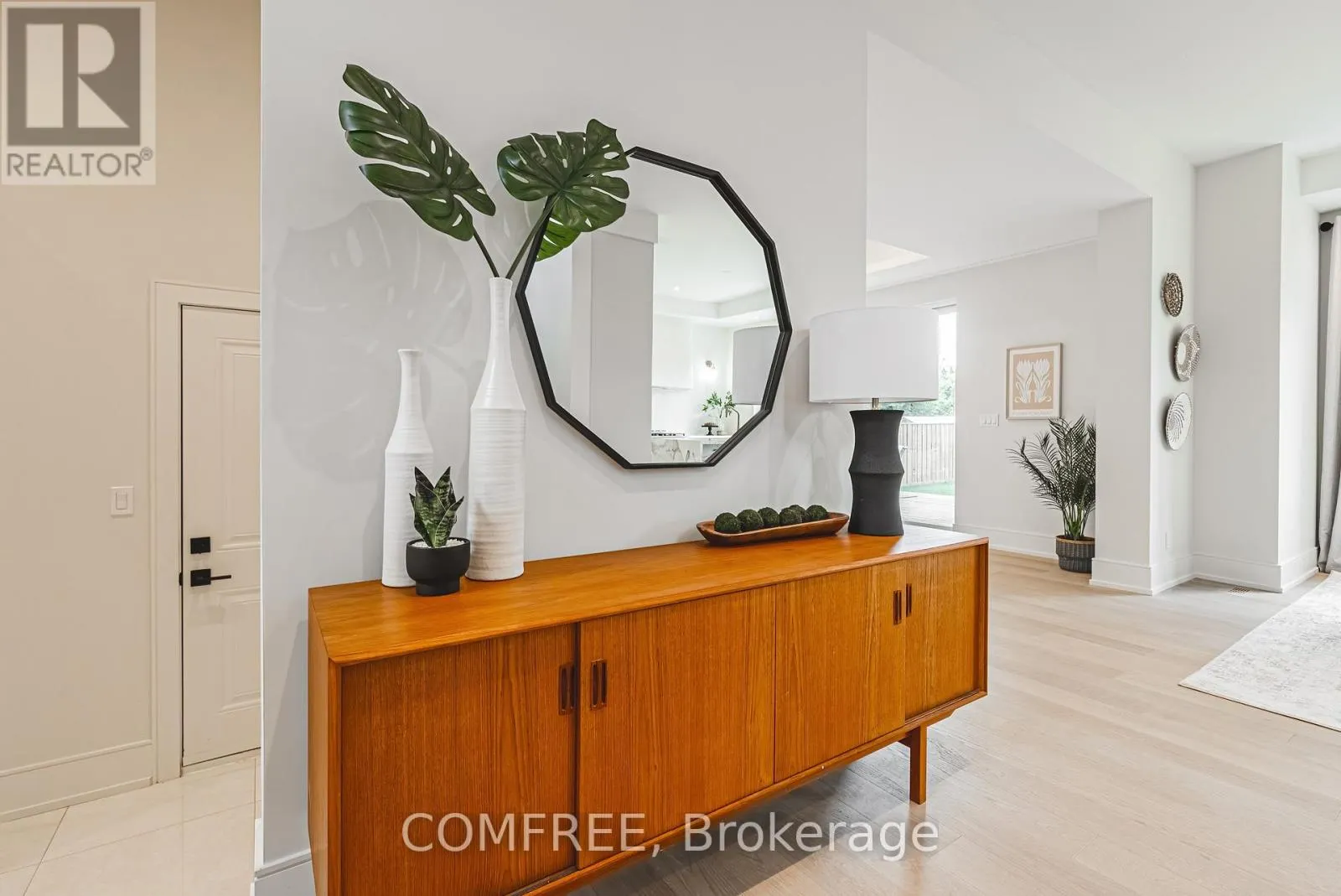 202 QUEEN STREET W