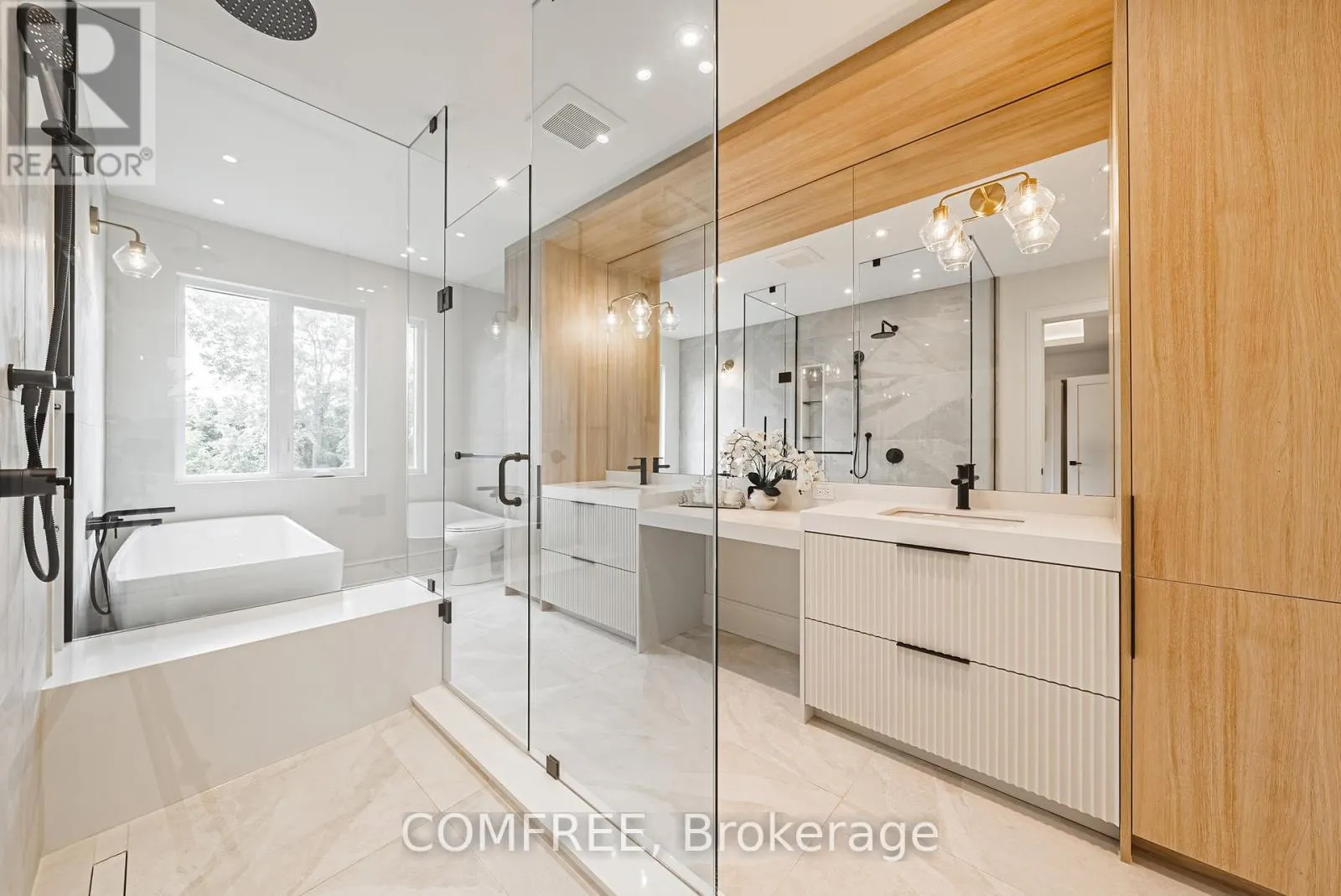 202 QUEEN STREET W
