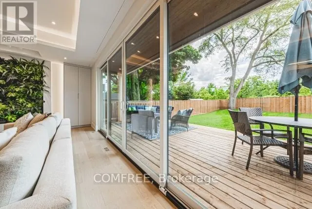 202 QUEEN STREET W