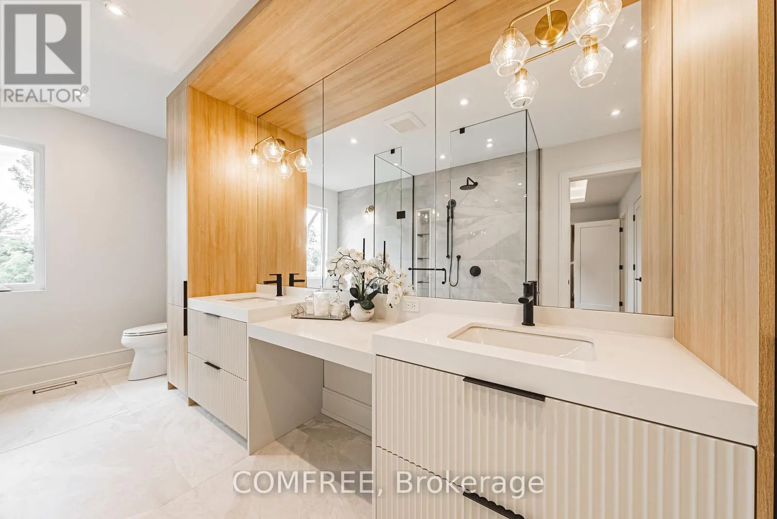 202 QUEEN STREET W