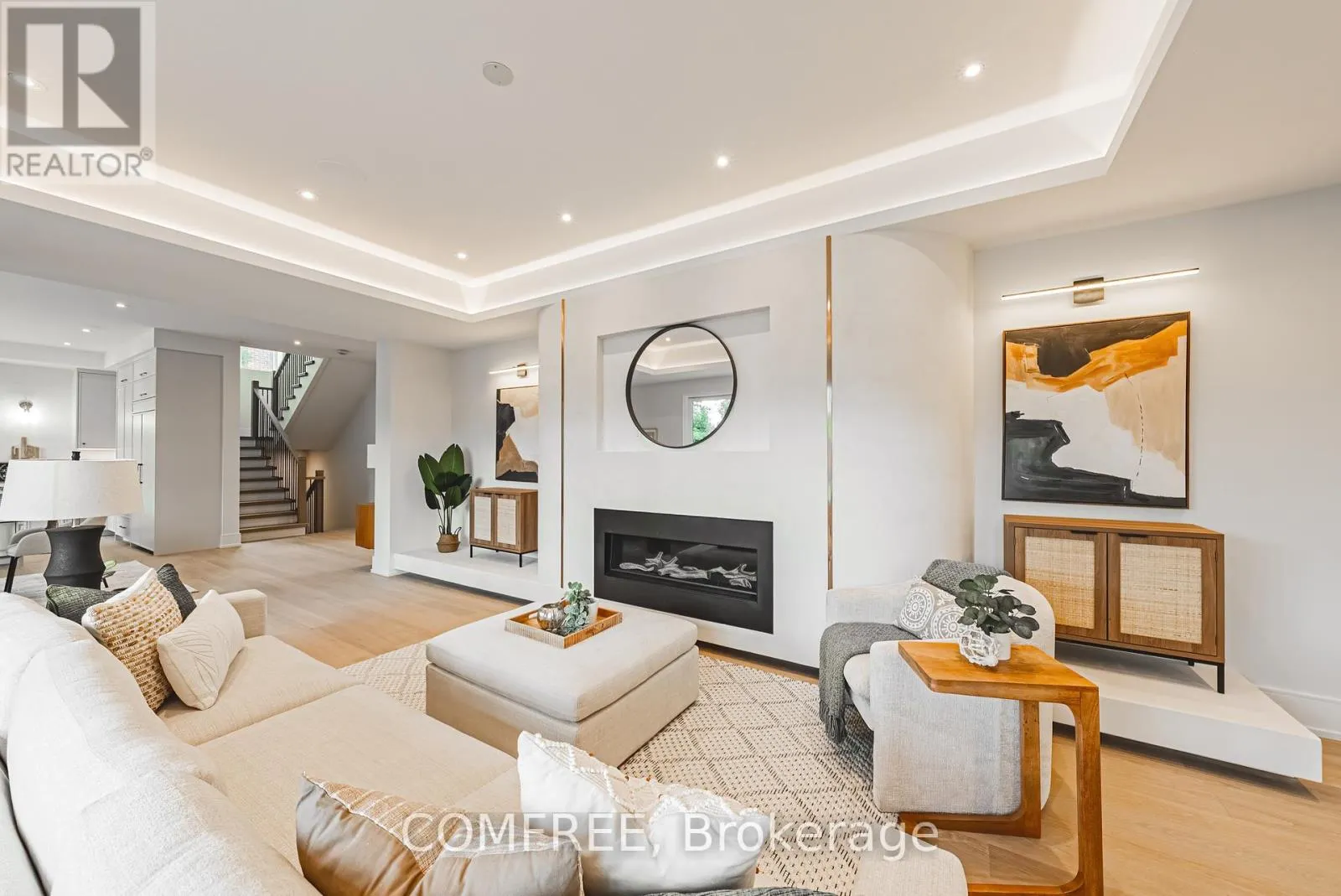202 QUEEN STREET W