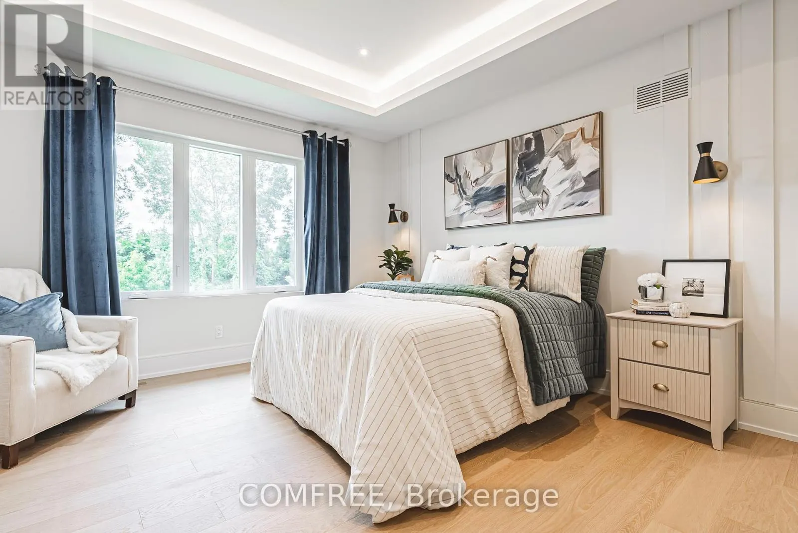 202 QUEEN STREET W