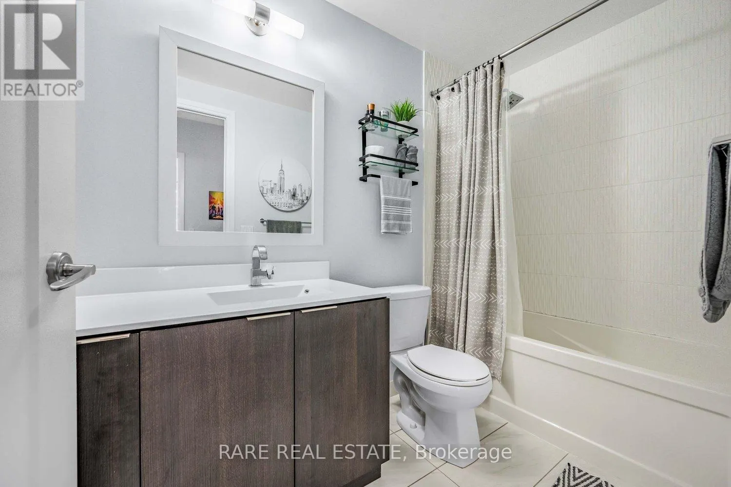 2404 - 56 ANNIE CRAIG DRIVE