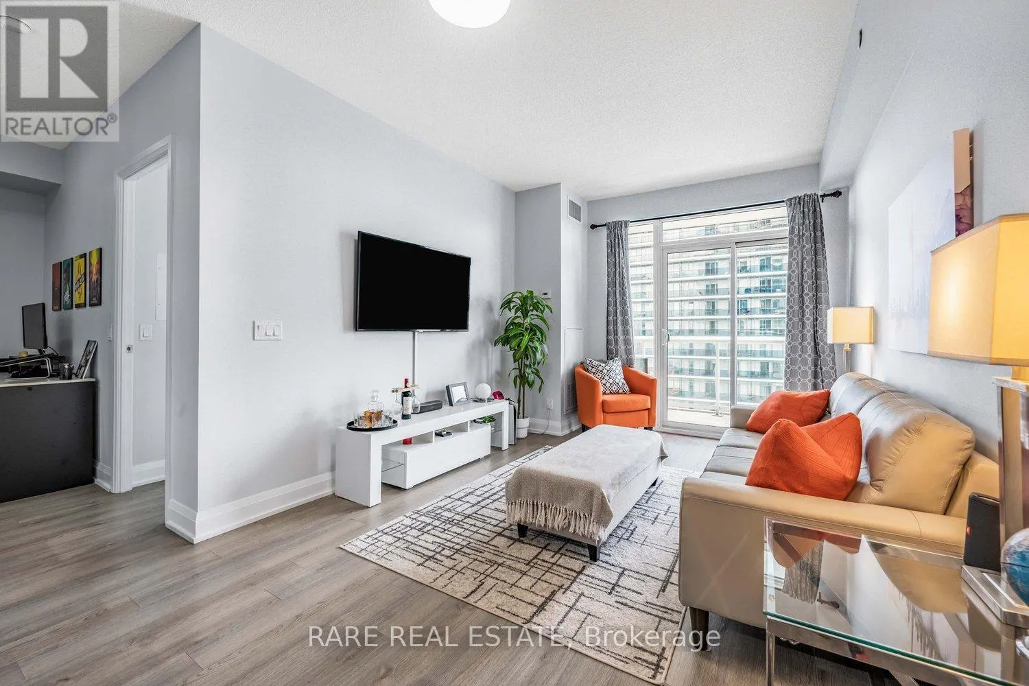2404 - 56 ANNIE CRAIG DRIVE