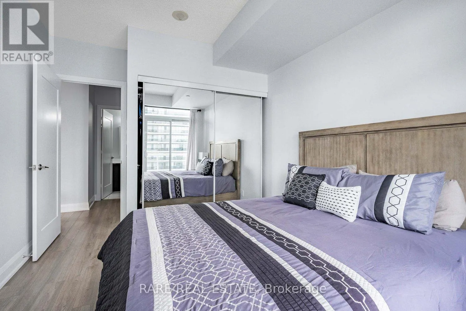 2404 - 56 ANNIE CRAIG DRIVE