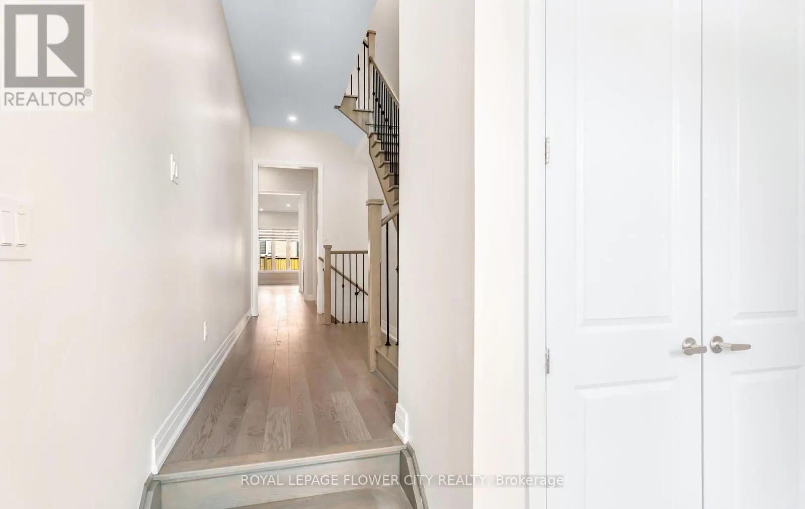 44 ROYAL FERN CRESCENT
