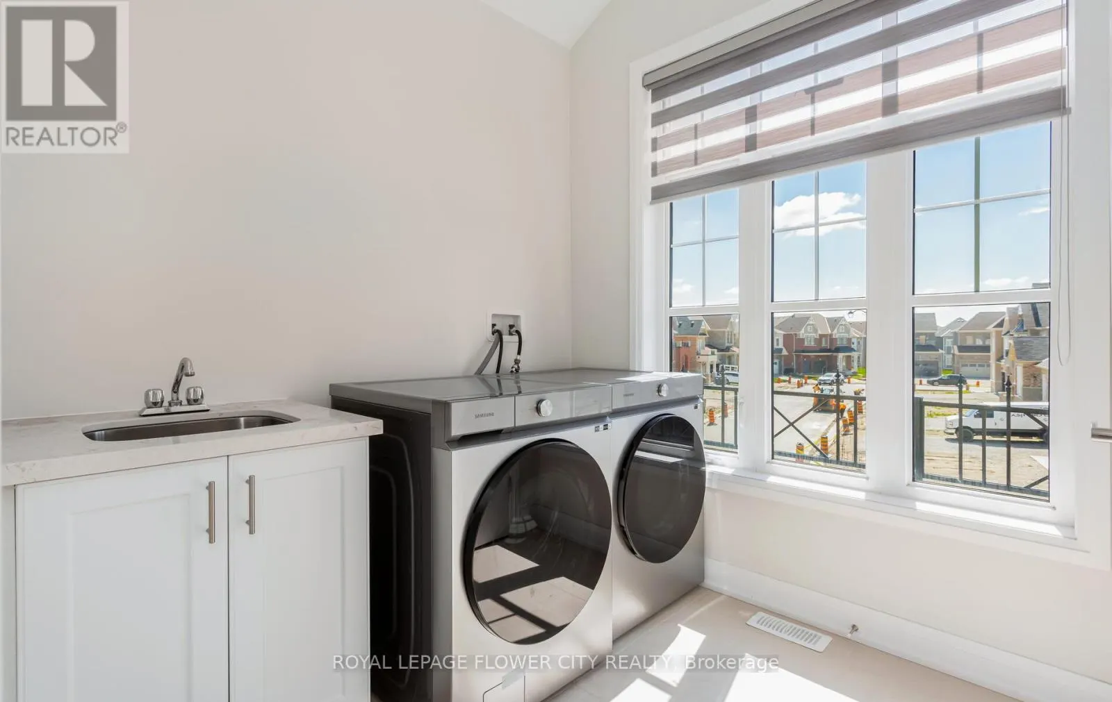 44 ROYAL FERN CRESCENT