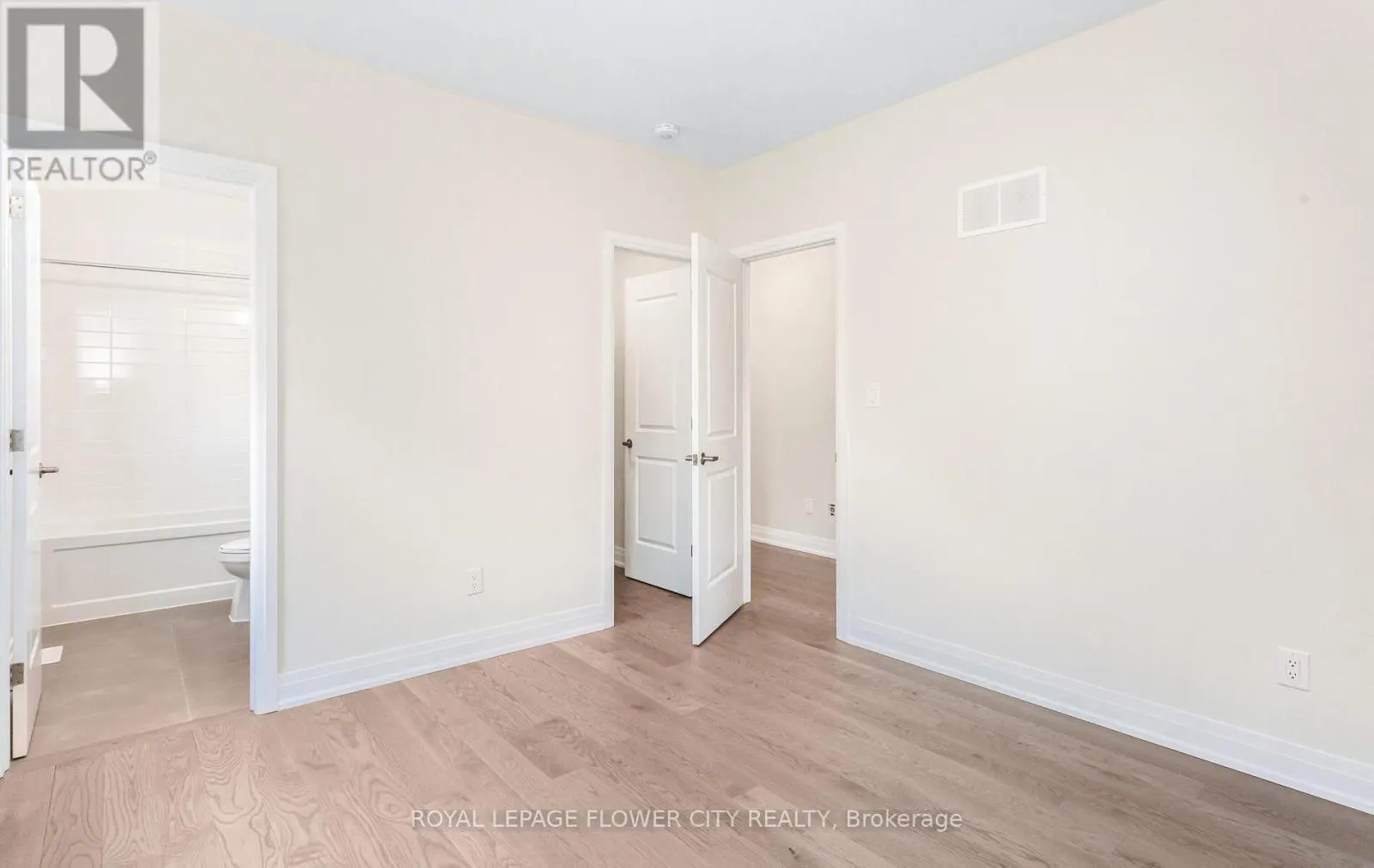 44 ROYAL FERN CRESCENT