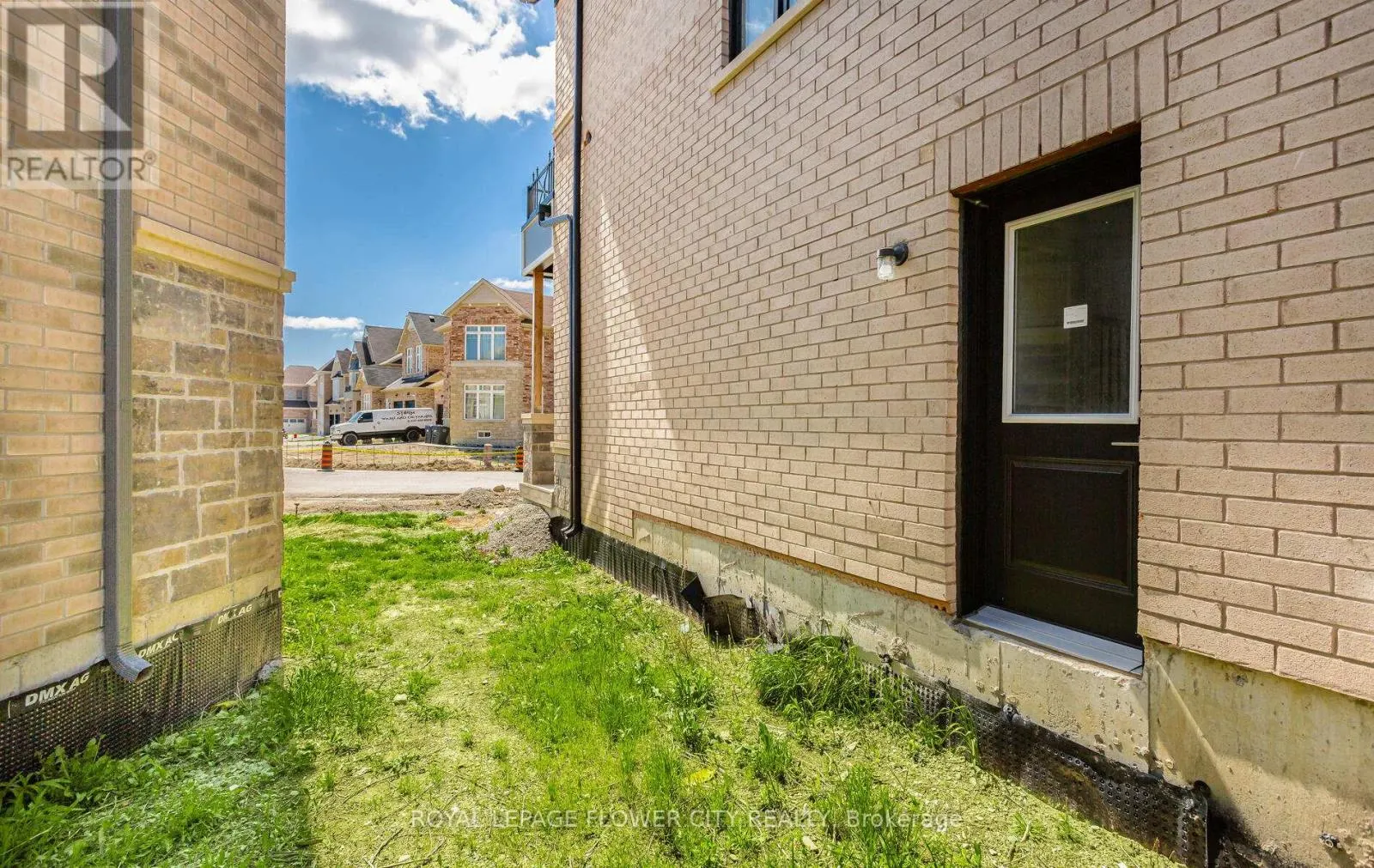 44 ROYAL FERN CRESCENT