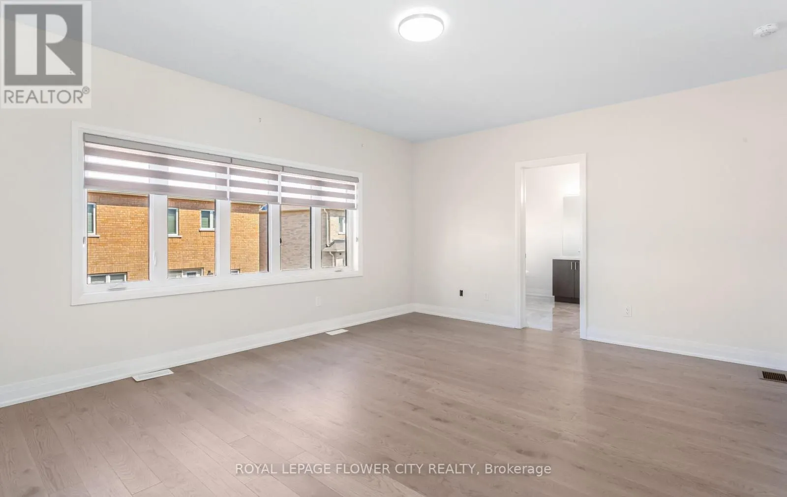 44 ROYAL FERN CRESCENT