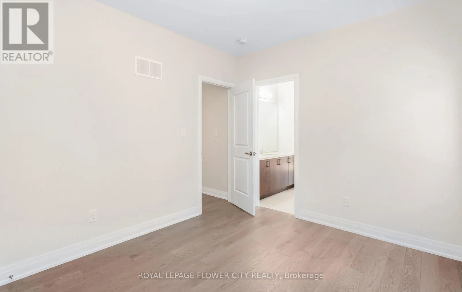44 ROYAL FERN CRESCENT