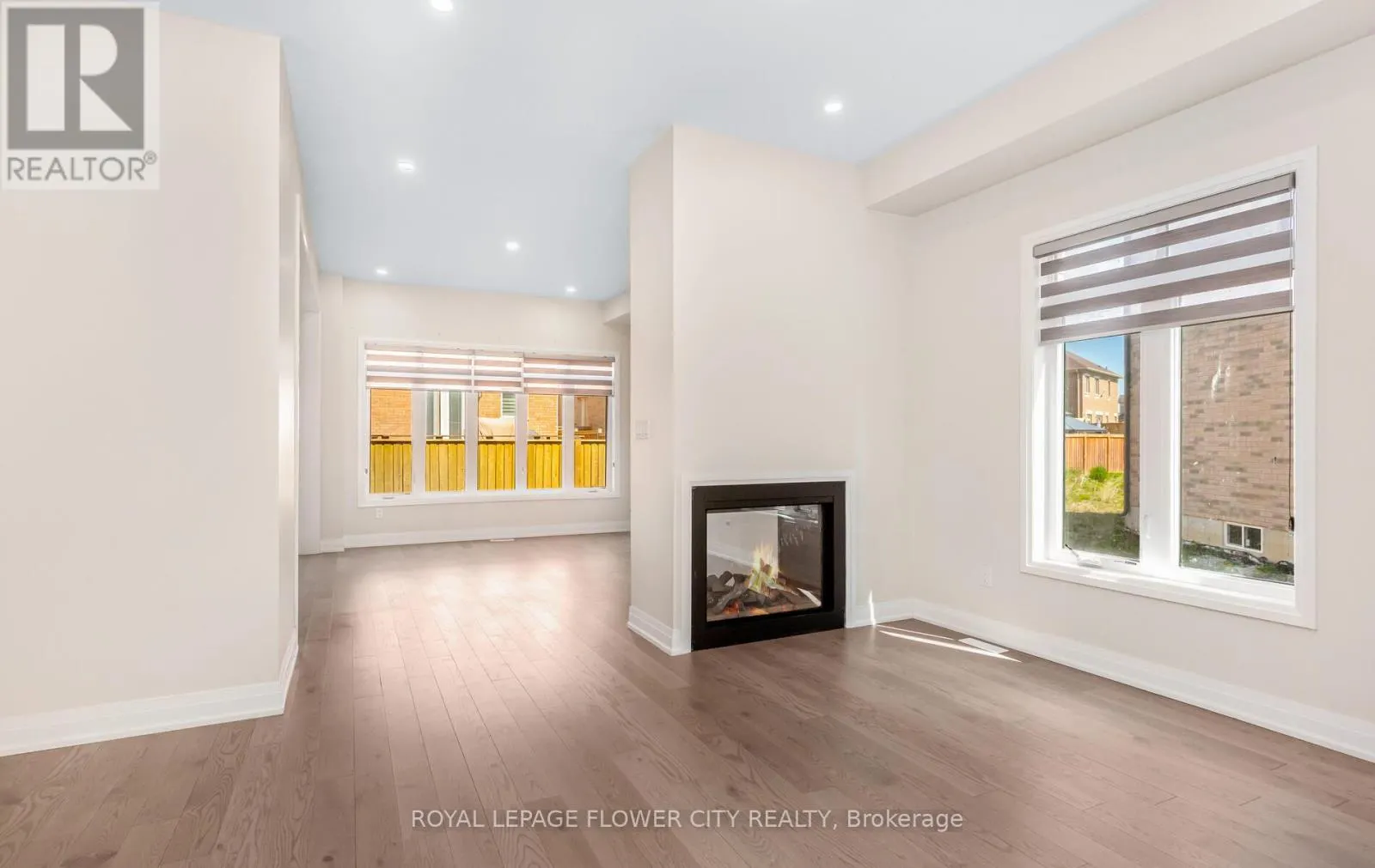 44 ROYAL FERN CRESCENT