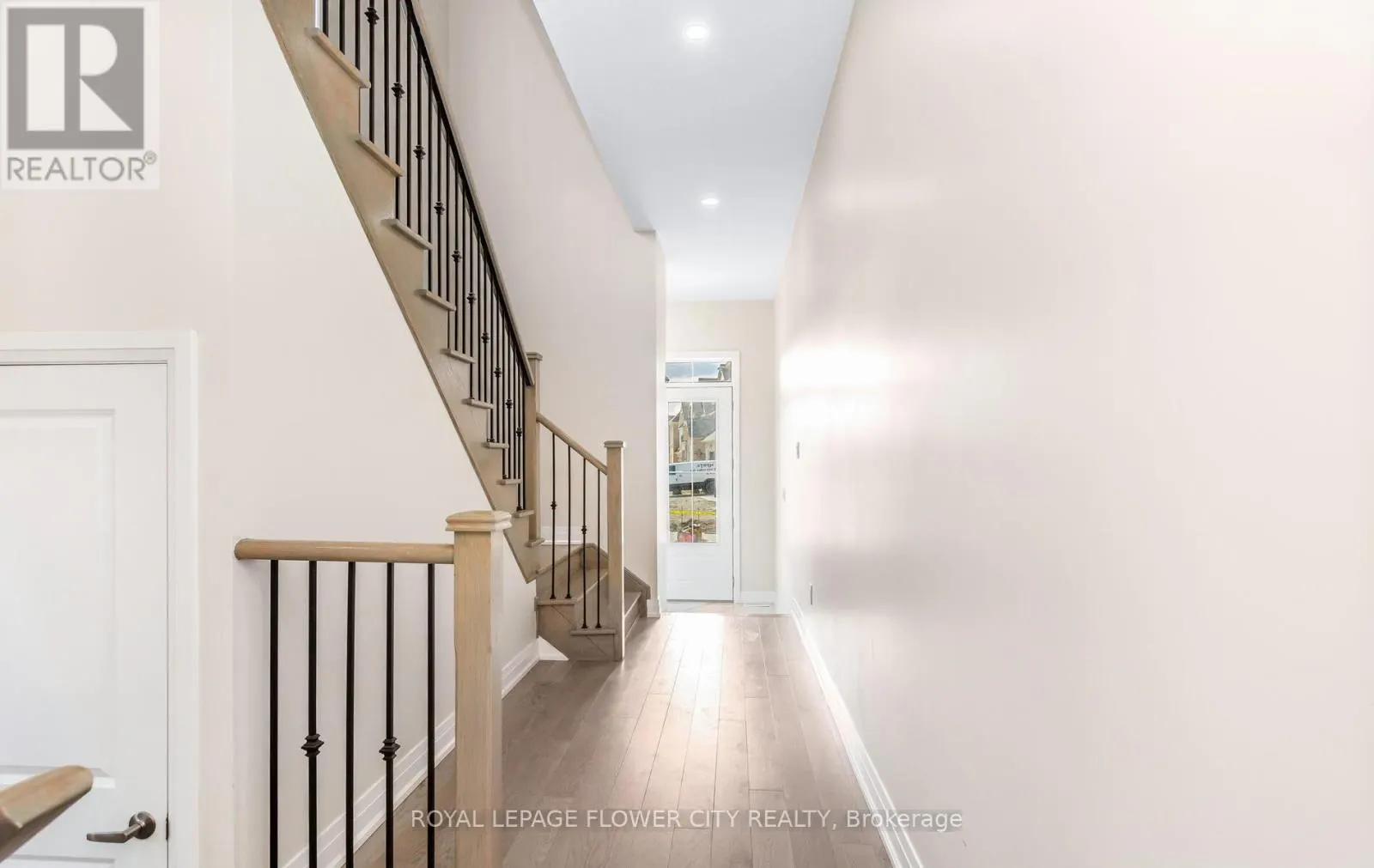 44 ROYAL FERN CRESCENT