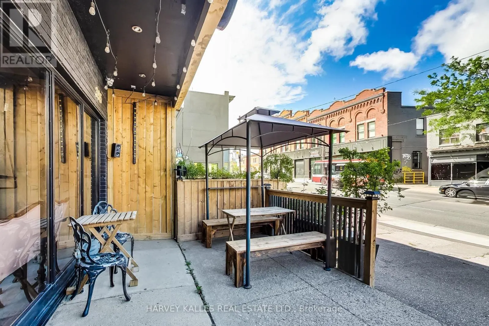 395 KEELE STREET