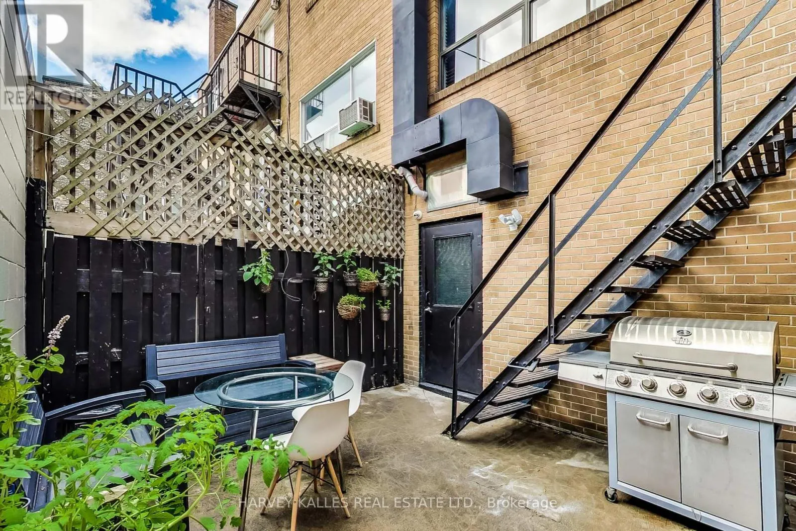 395 KEELE STREET