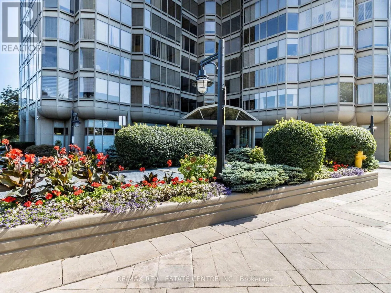 2407 - 1 PALACE PIER COURT
