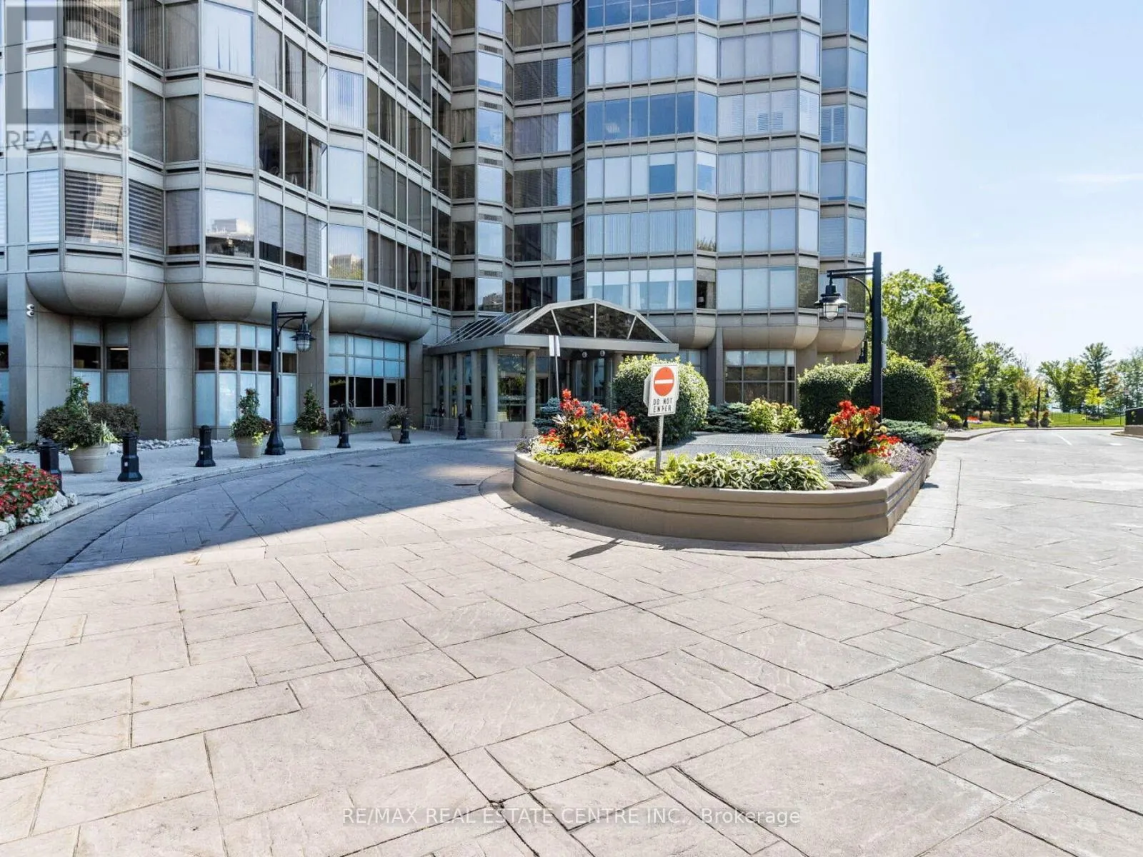 2407 - 1 PALACE PIER COURT