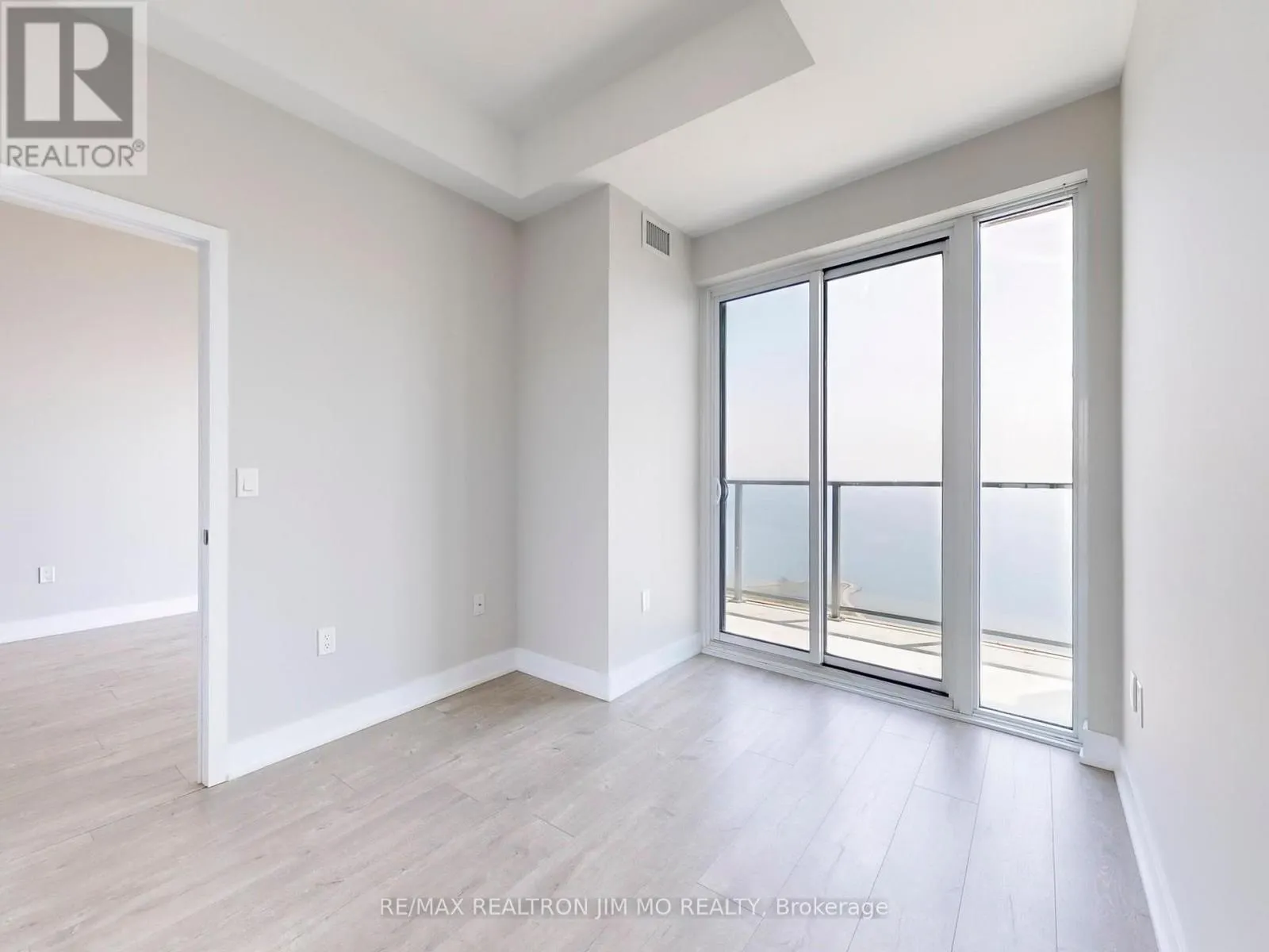 4607 - 20 SHORE BREEZE DRIVE