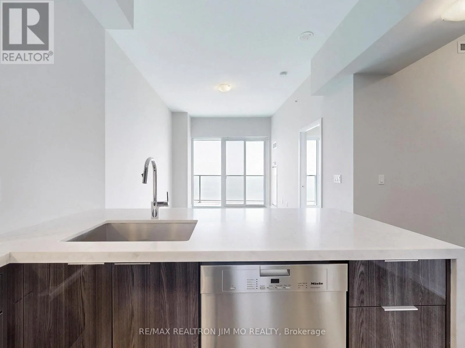 4607 - 20 SHORE BREEZE DRIVE