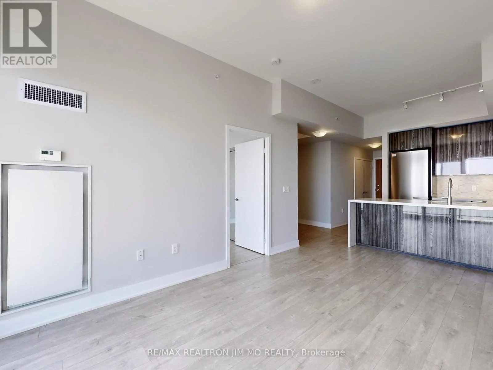 4607 - 20 SHORE BREEZE DRIVE