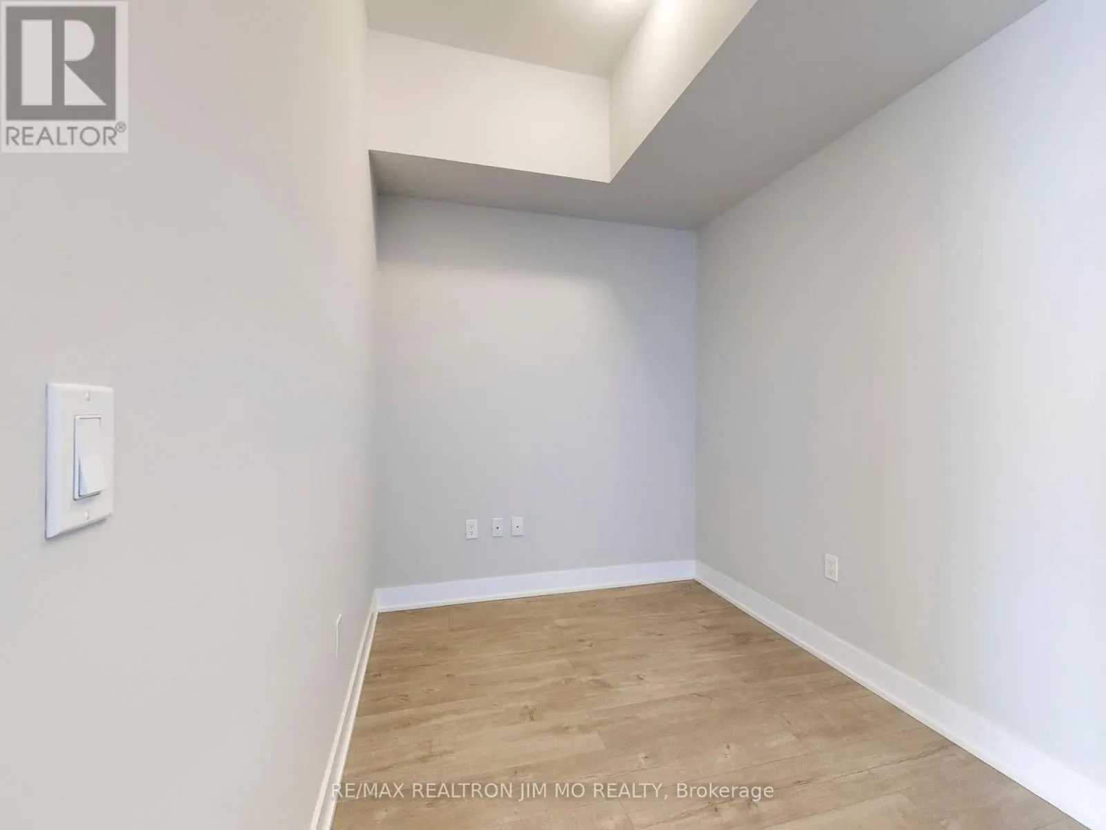 4607 - 20 SHORE BREEZE DRIVE
