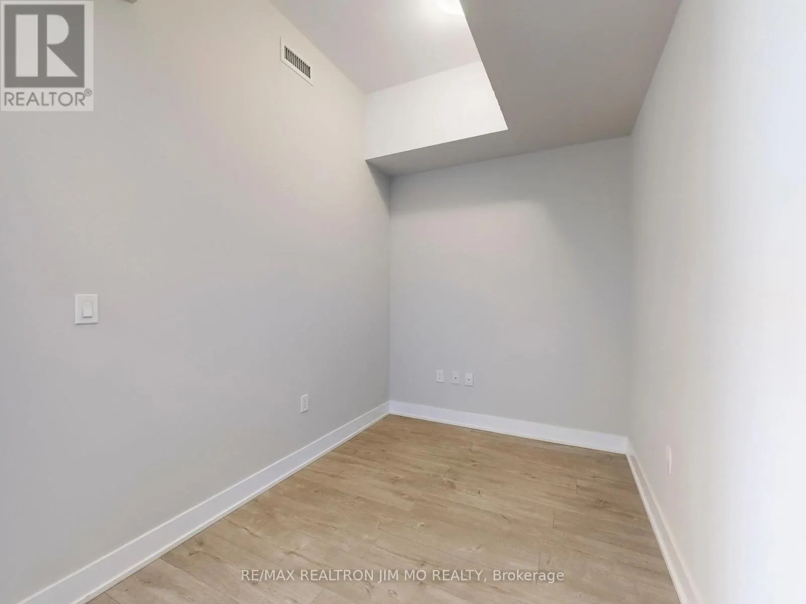 4607 - 20 SHORE BREEZE DRIVE