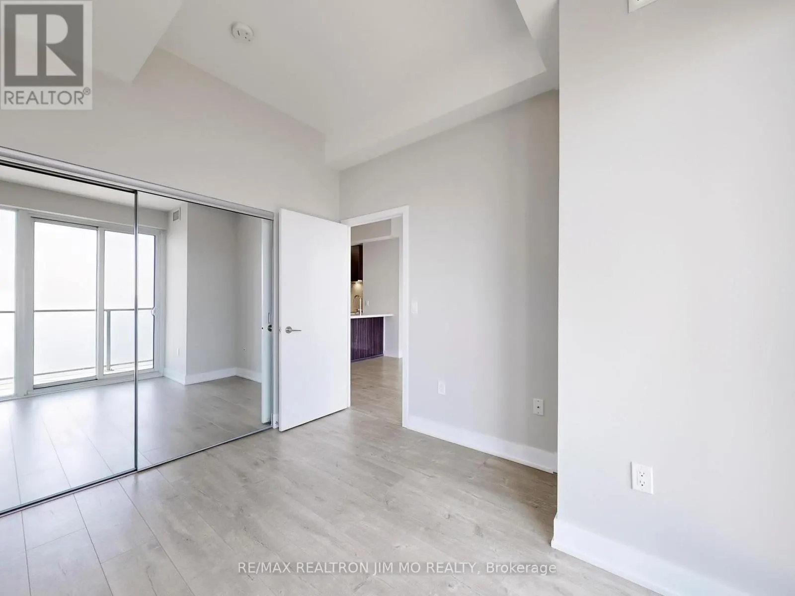 4607 - 20 SHORE BREEZE DRIVE