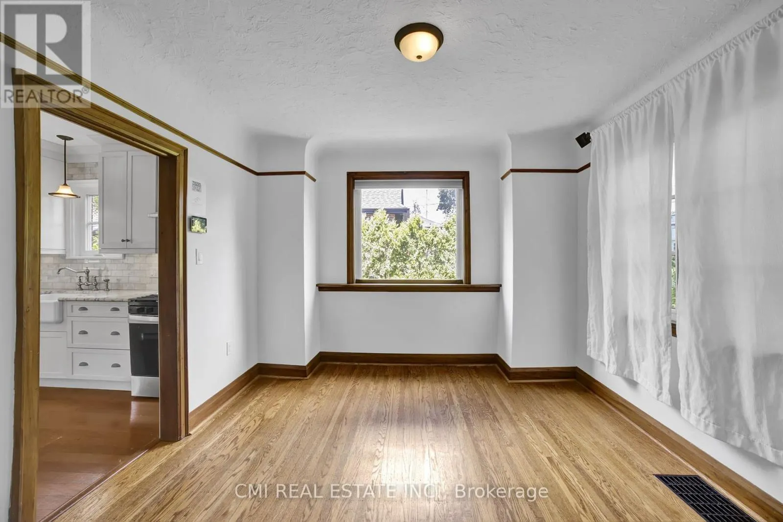 978 NORTH SHORE BOULEVARD W