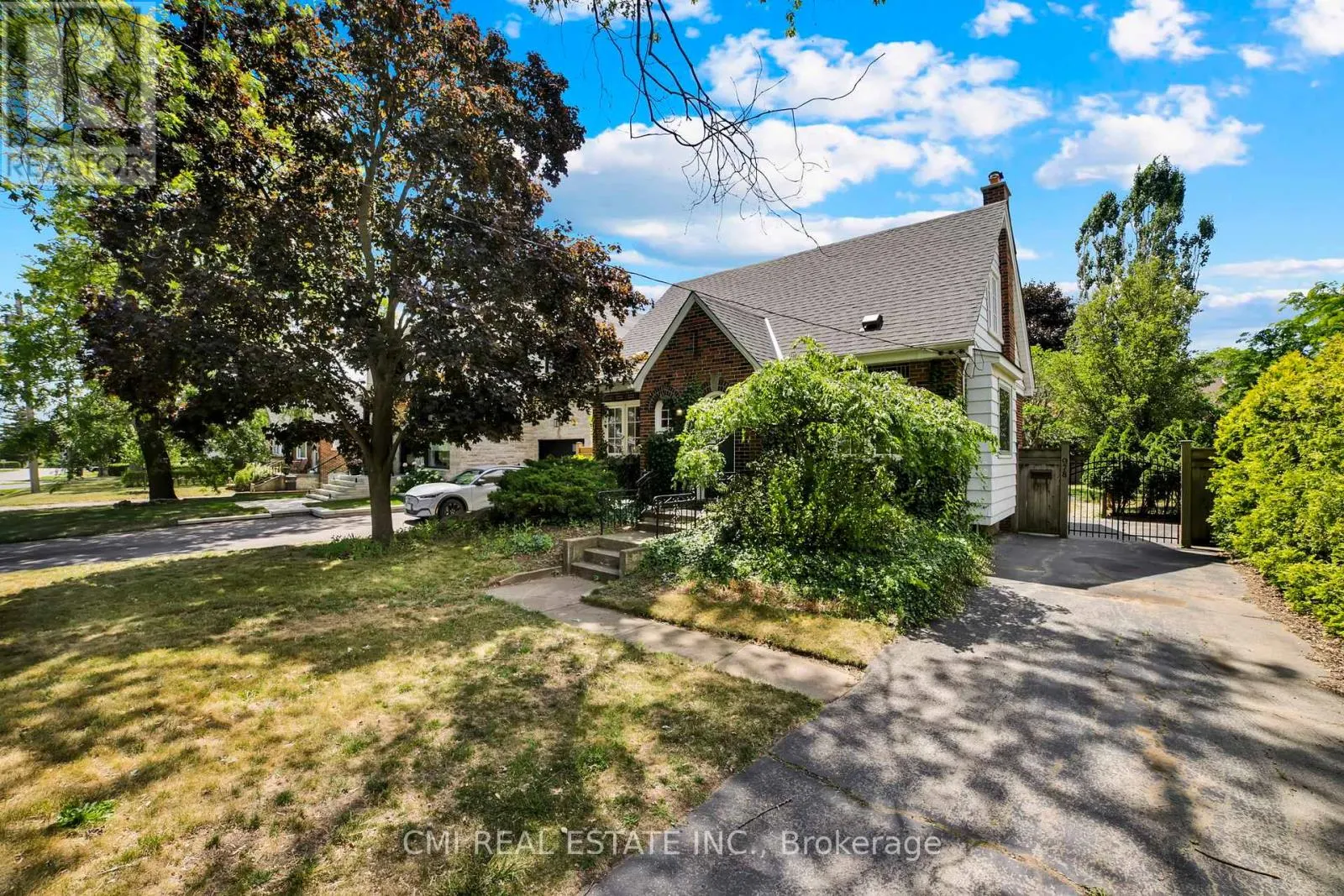 978 NORTH SHORE BOULEVARD W