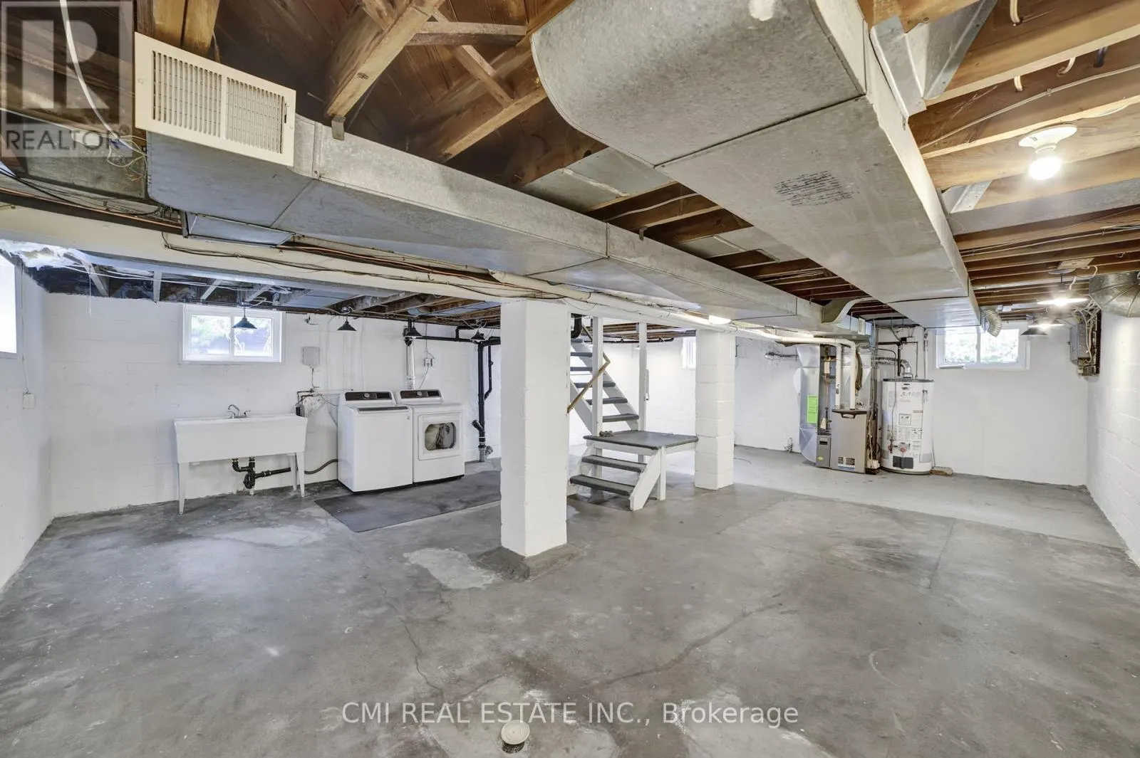 978 NORTH SHORE BOULEVARD W