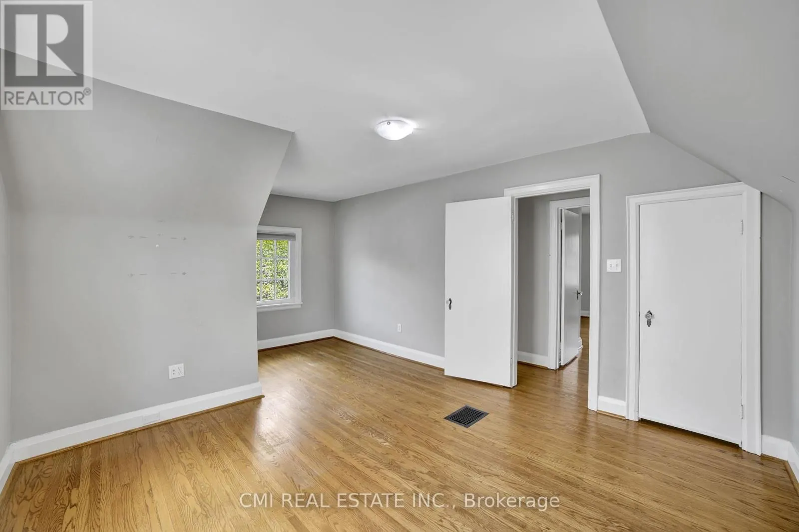 978 NORTH SHORE BOULEVARD W