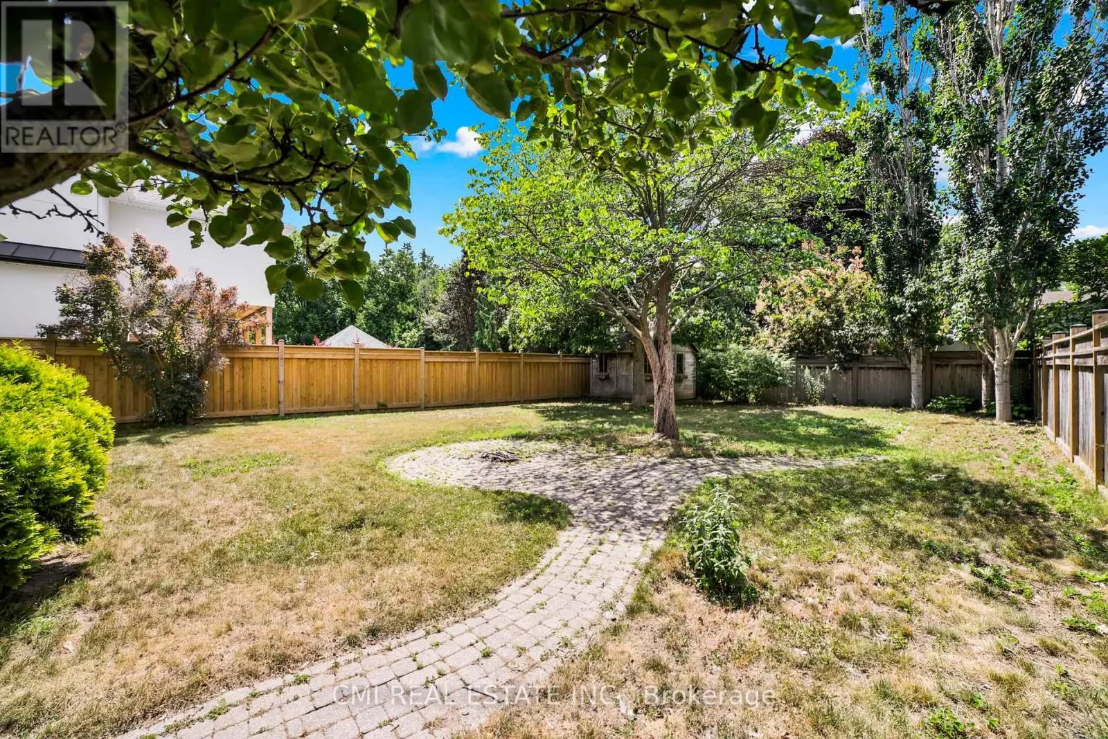 978 NORTH SHORE BOULEVARD W