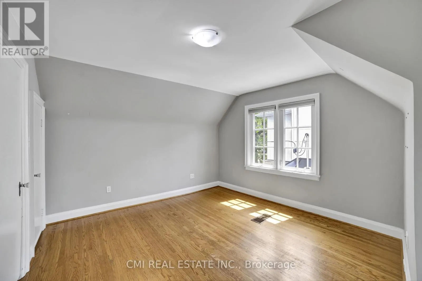 978 NORTH SHORE BOULEVARD W