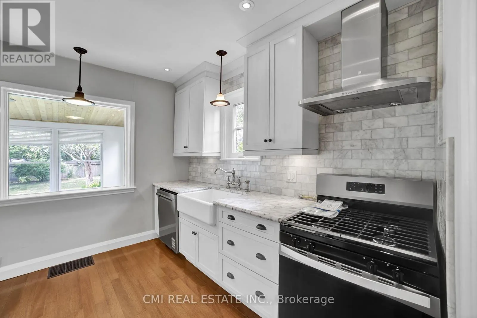 978 NORTH SHORE BOULEVARD W