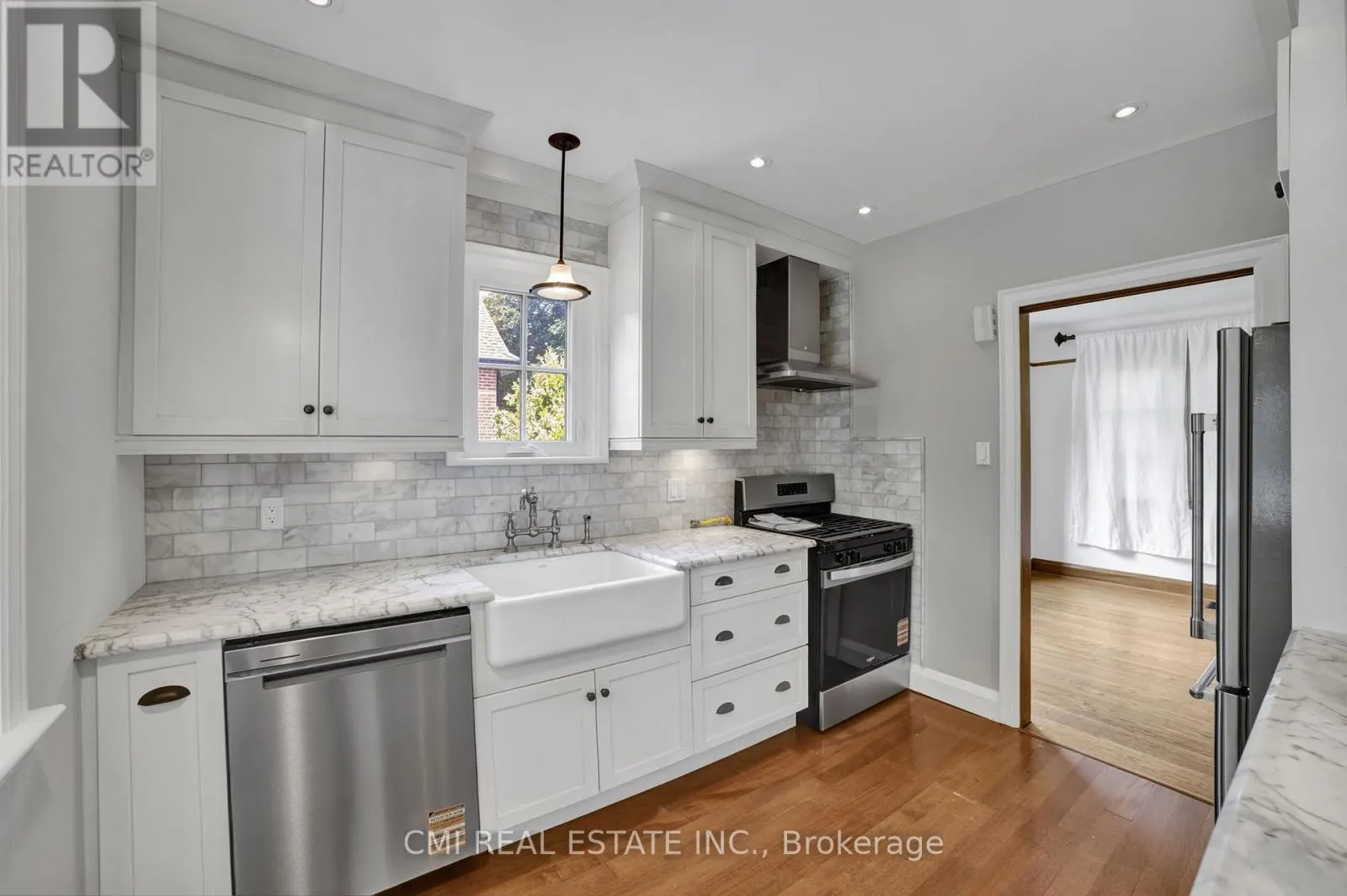 978 NORTH SHORE BOULEVARD W