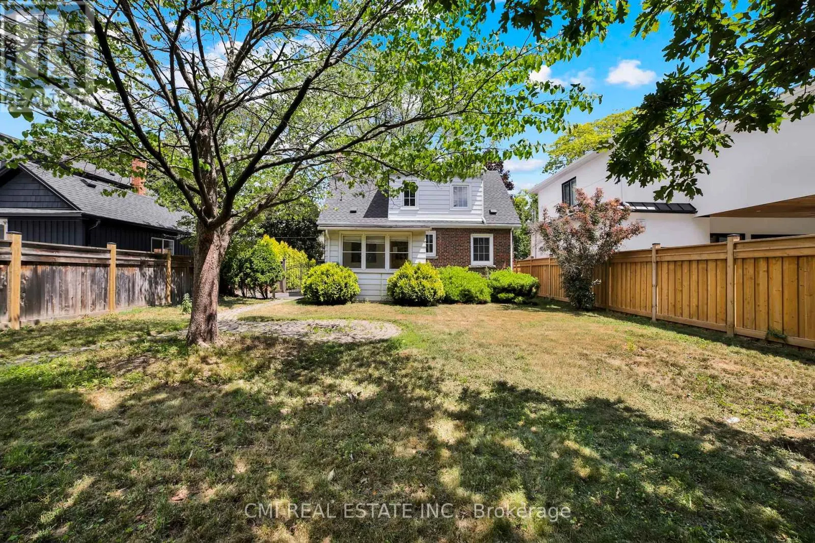 978 NORTH SHORE BOULEVARD W