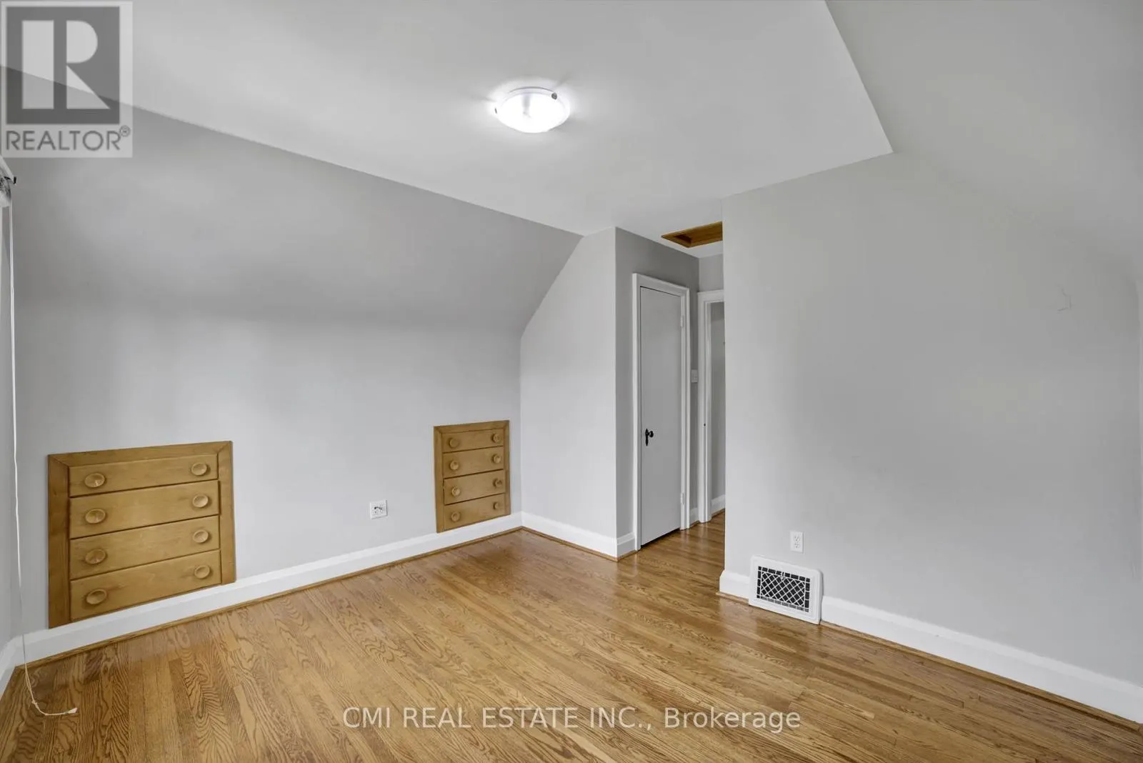 978 NORTH SHORE BOULEVARD W
