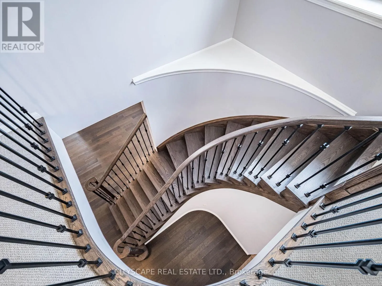 416 GOOCH CRESCENT