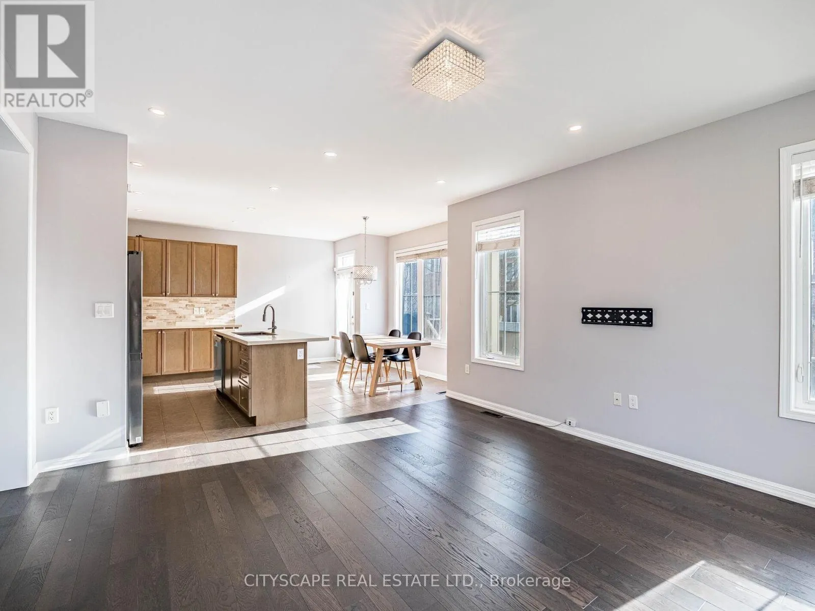 416 GOOCH CRESCENT