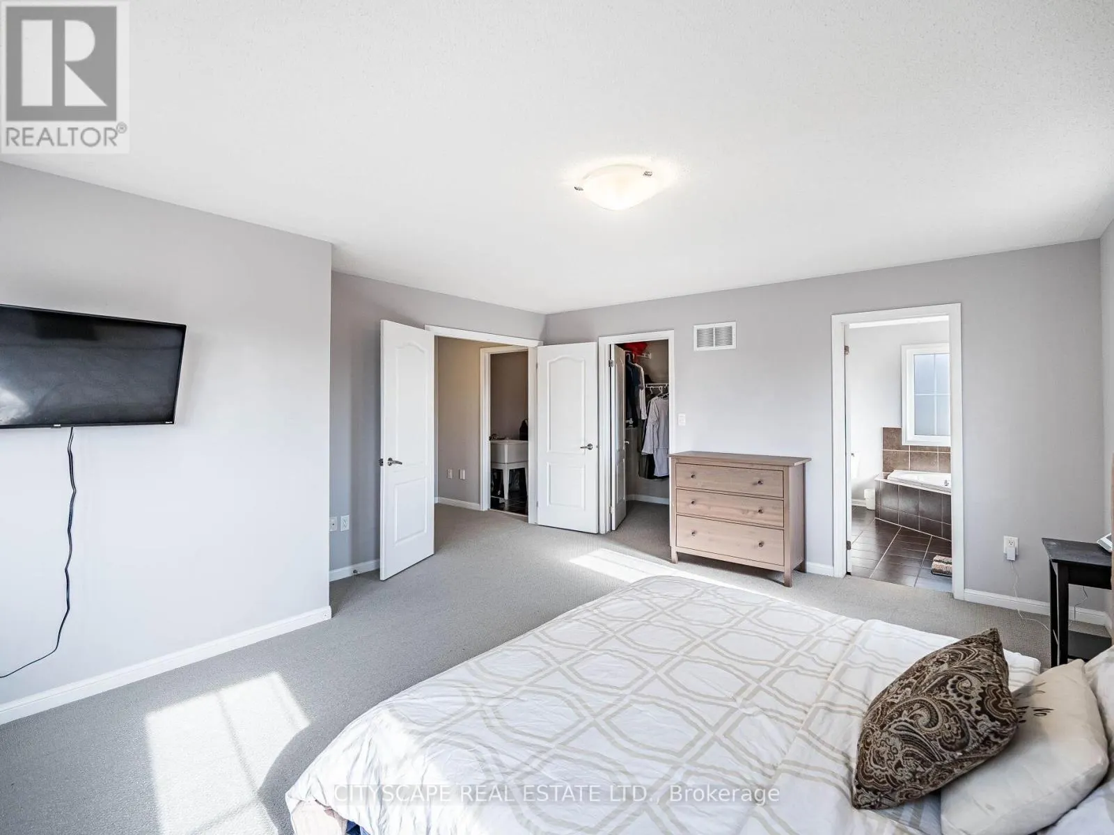 416 GOOCH CRESCENT