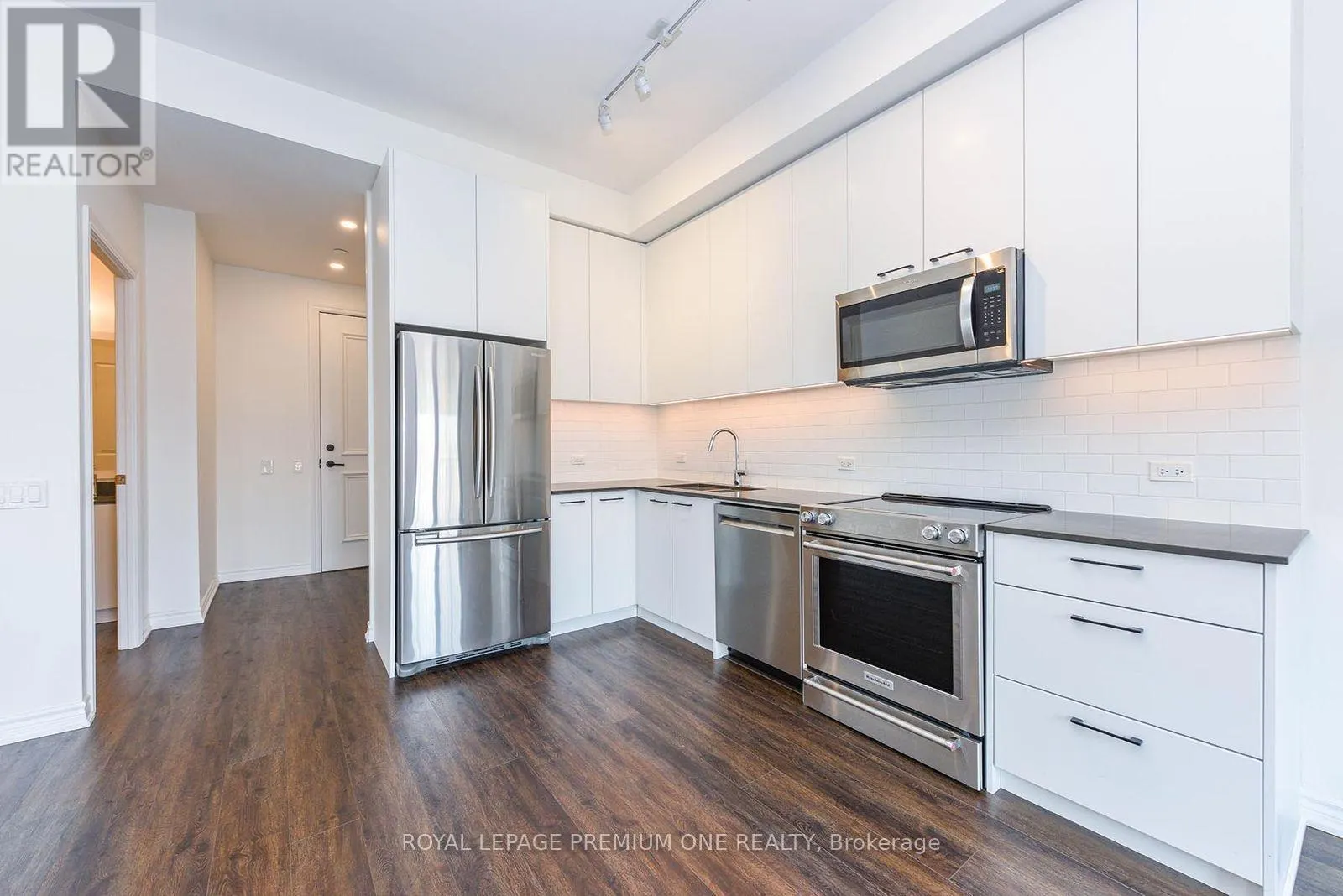 508 - 571 PRINCE EDWARD DRIVE