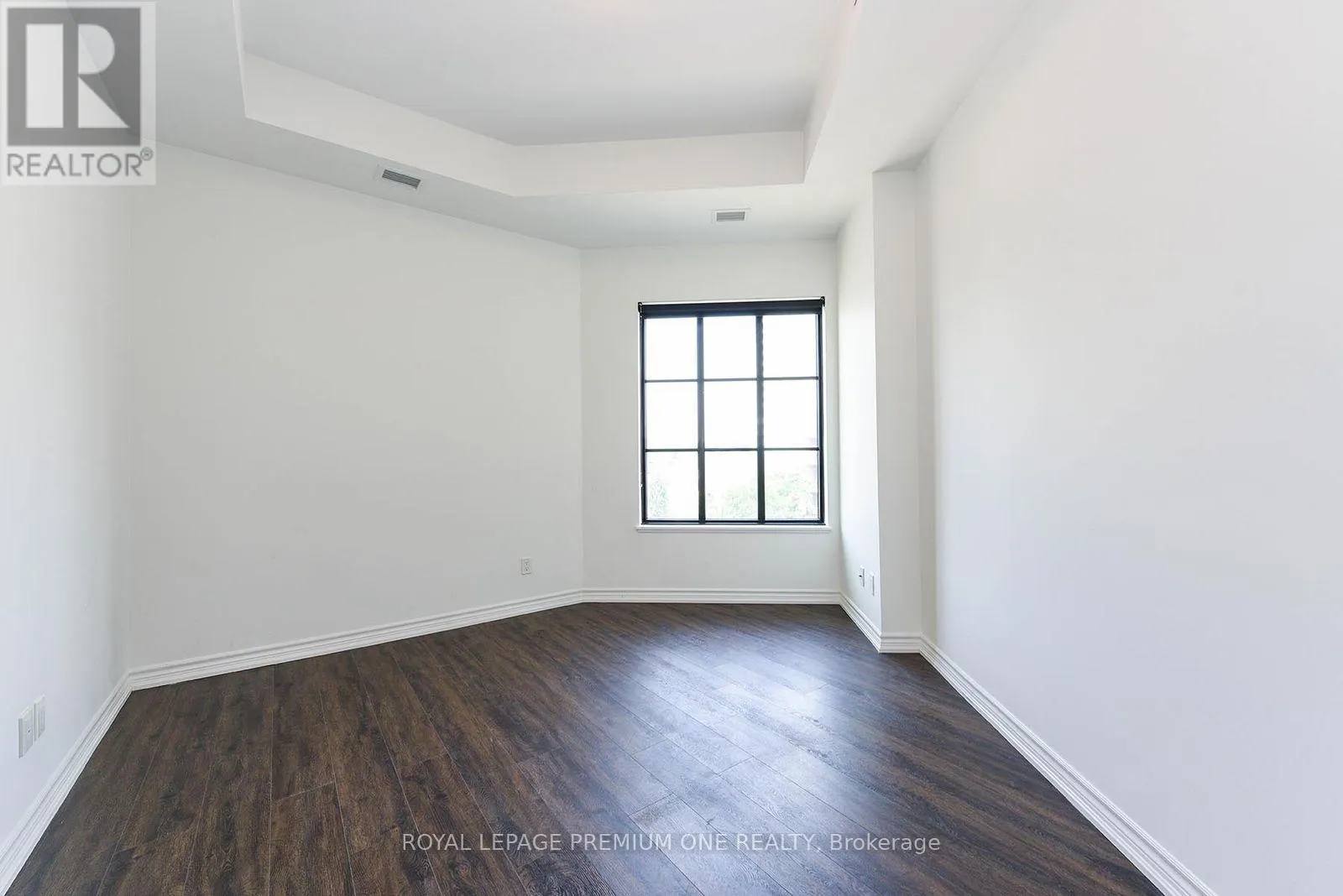 508 - 571 PRINCE EDWARD DRIVE