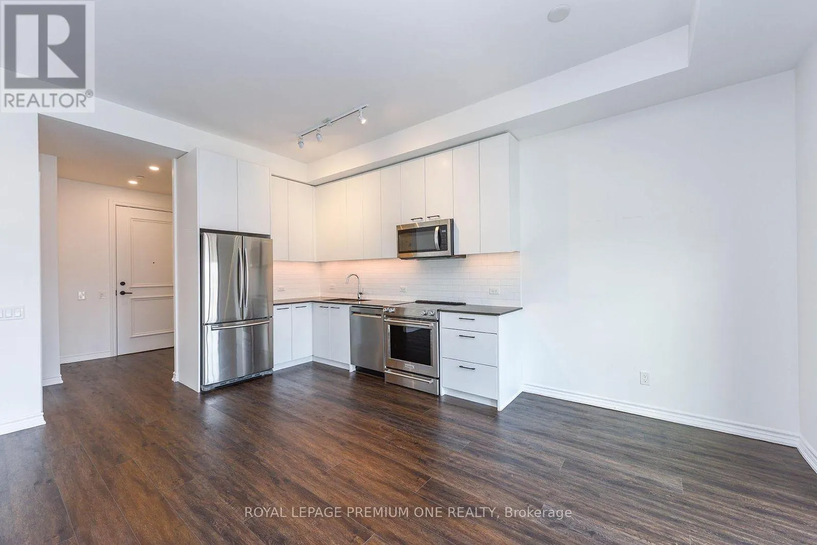 508 - 571 PRINCE EDWARD DRIVE