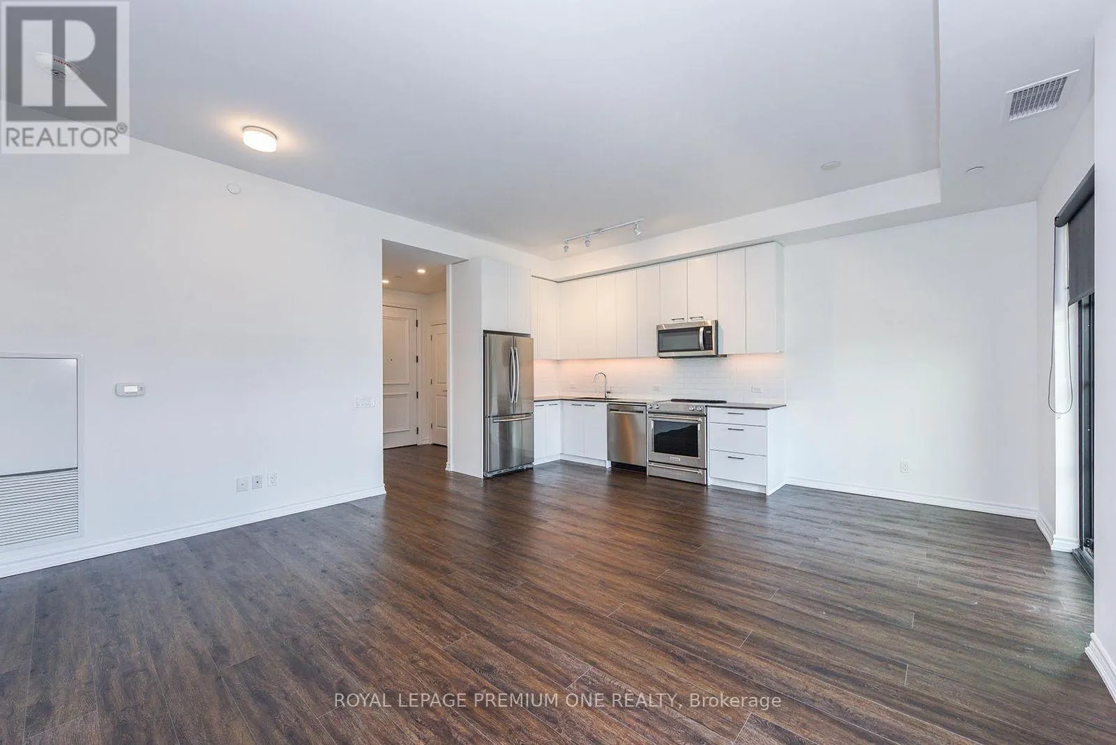 508 - 571 PRINCE EDWARD DRIVE