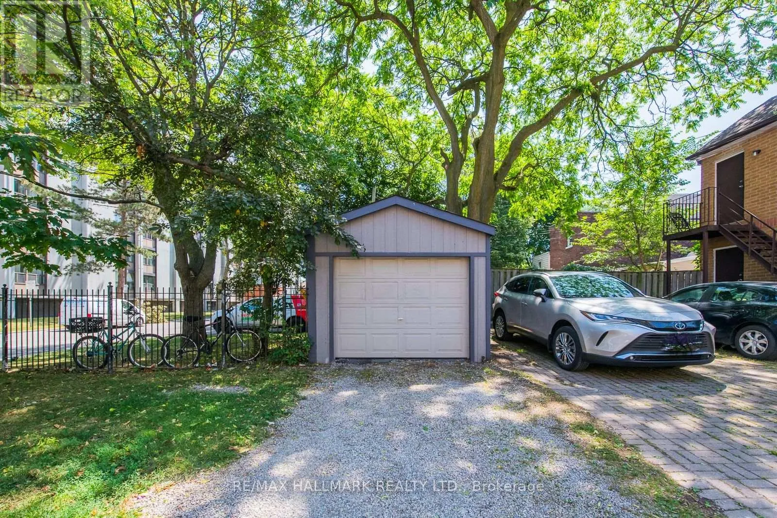 53 LANSDOWNE AVENUE