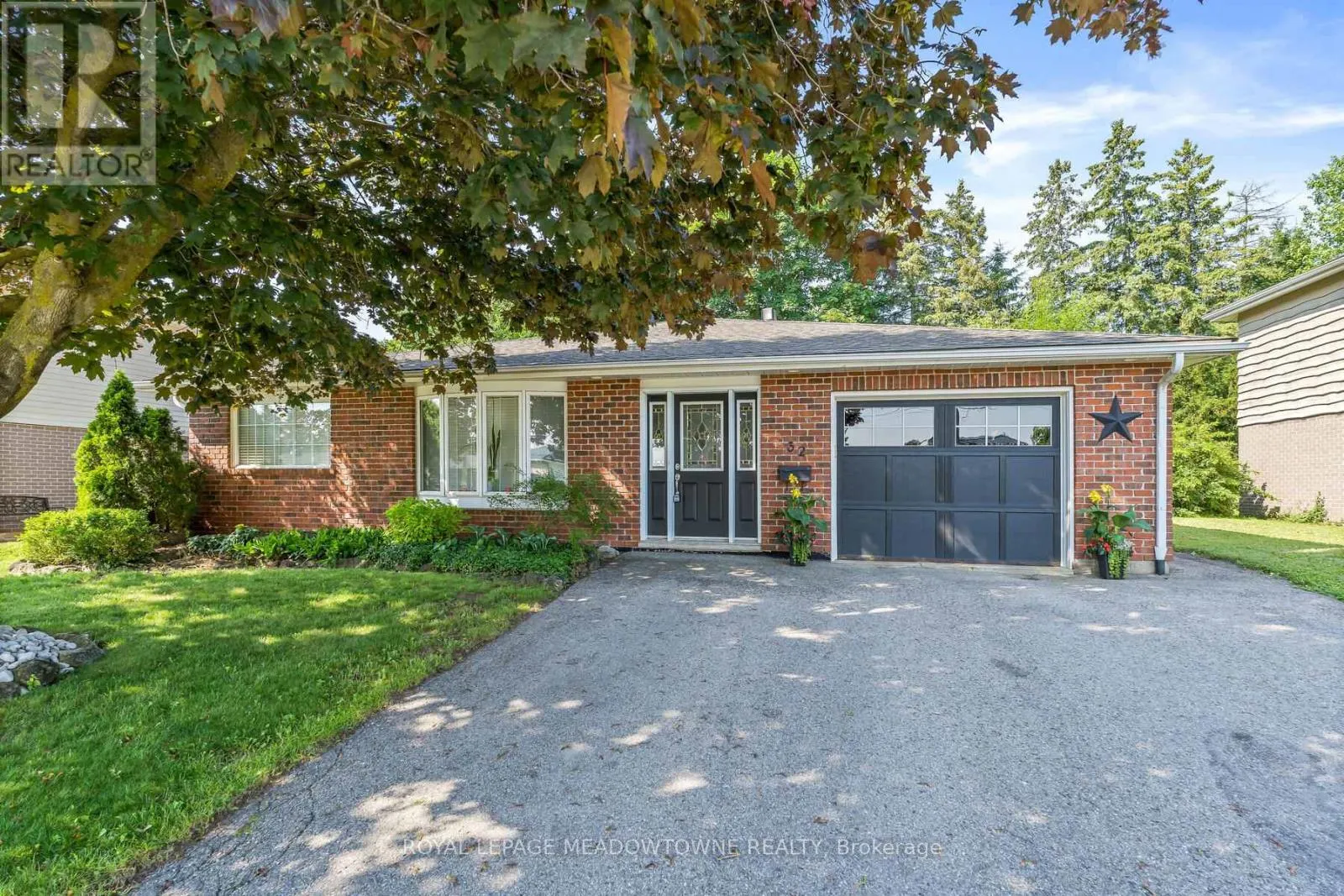 32 JOYCELYN CRESCENT