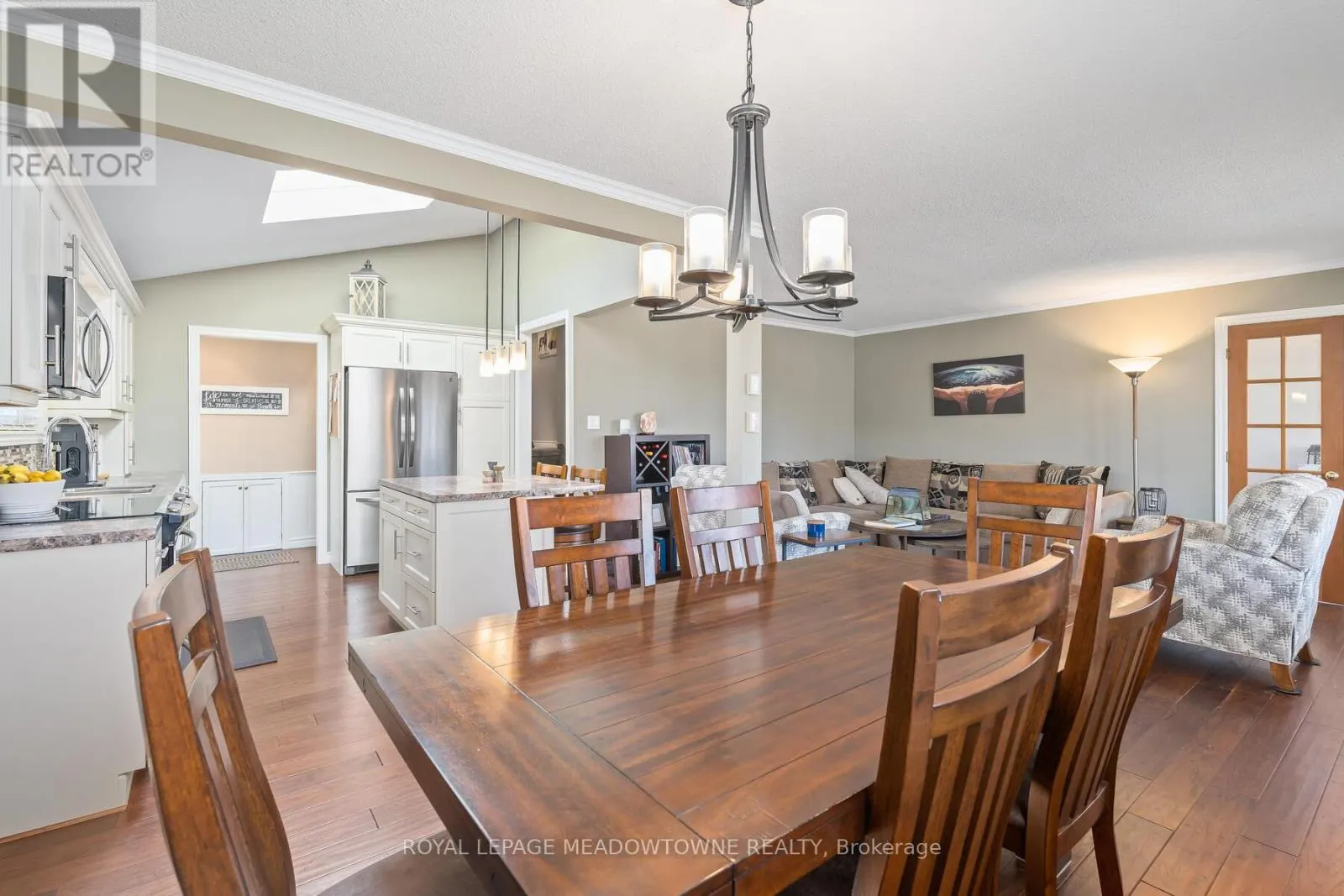 32 JOYCELYN CRESCENT